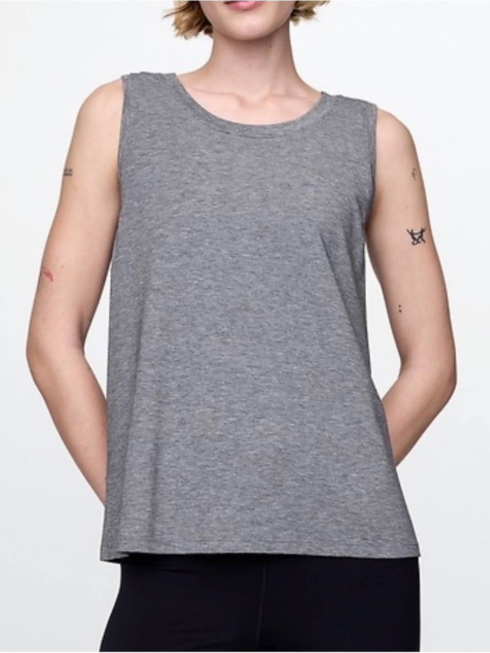 GapFit Breathe crewneck tank